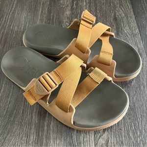 Men’s orange/tan Chaco chillos slides sandals size 10